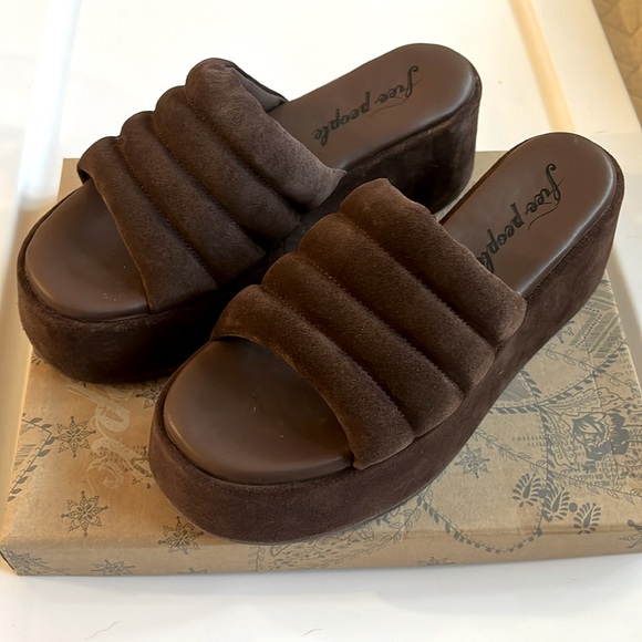 Free People Shoes - Free People Almost Paradise Platform Sandal in Sunbaked Brown Suede Slide New